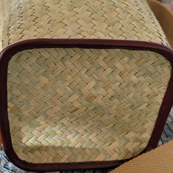 Authenticated NWT Chloe straw bucket bag - Picture 3 of 10